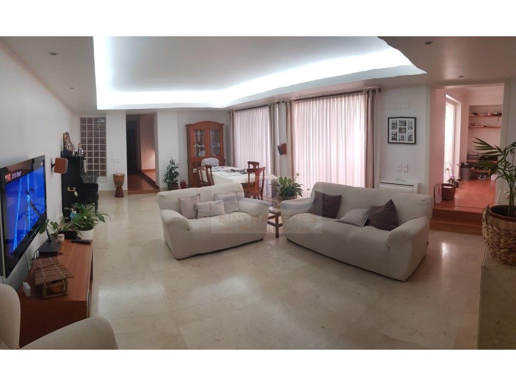 5 chambres Duplex à Amadora, Portugal No. 137434