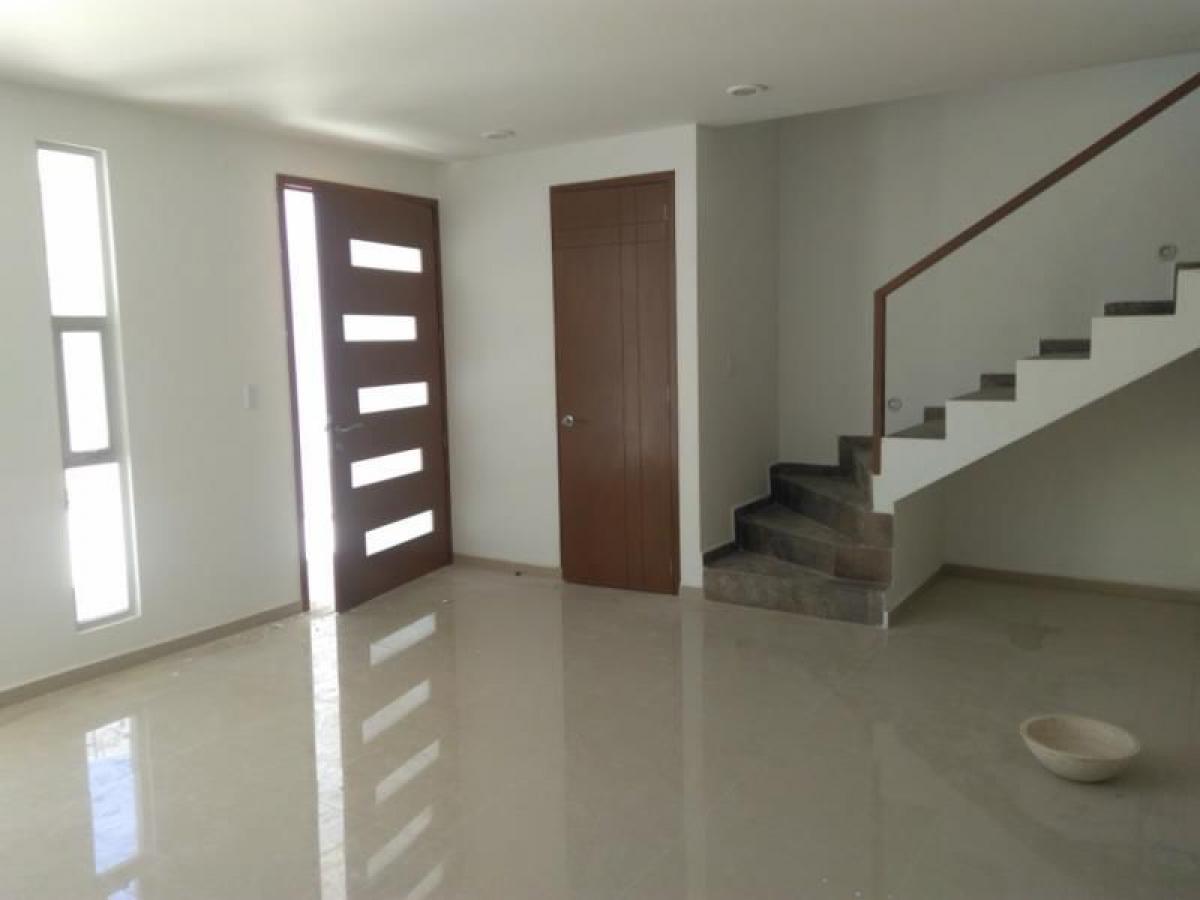 3 bedrooms House in Puebla, Mexico No. 166421