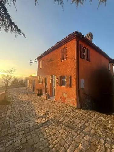 4 rooms House in Montebello Vicentino, Italy No. 68952