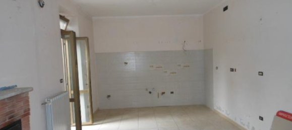 5 rooms House in Marzano Appio, Italy No. 174083 7