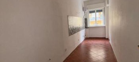 2 rooms Apartment in Palermo, Italy No. 296040 2