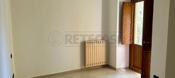 3 rooms Apartment in Catanzaro, Italy No. 177774 6