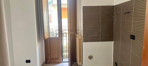 3 rooms Apartment in Catanzaro, Italy No. 177774 4