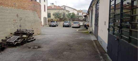 Дом с 11 комнатами в Ларчано, Италия № 114088 32