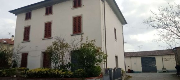 Дом с 11 комнатами в Ларчано, Италия № 114088 4