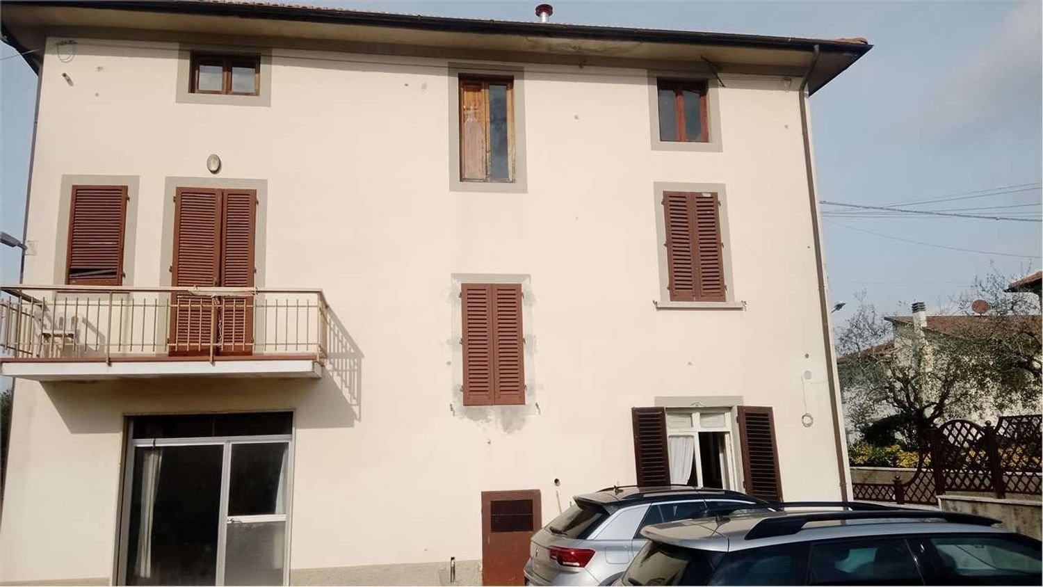 Дом с 11 комнатами в Ларчано, Италия № 114088