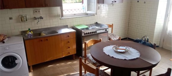 Дом с 11 комнатами в Ларчано, Италия № 114088 40