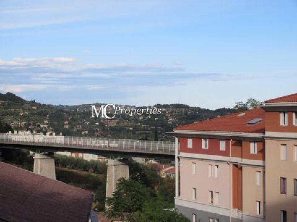 Condominio de 2 dormitorios en Grasse, France No. 14927