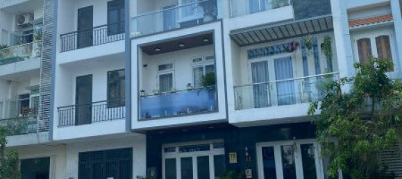 72m² House in District 7, Vietnam No. 7656 5