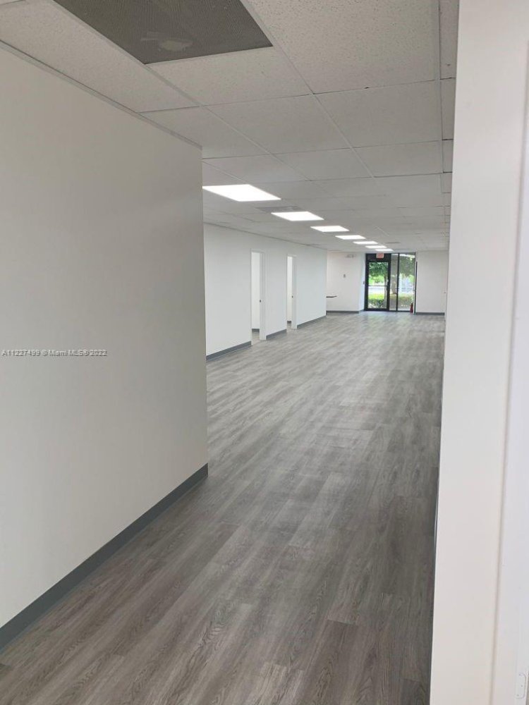 oficina en alquiler en Miami, Miami-Dade, Florida, USA № 613535
