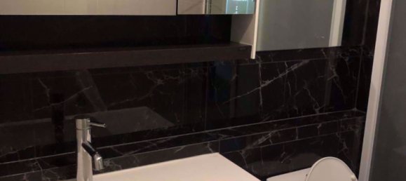 Studio in the Condo in Khlong Toei, Thailand No. 9417 5