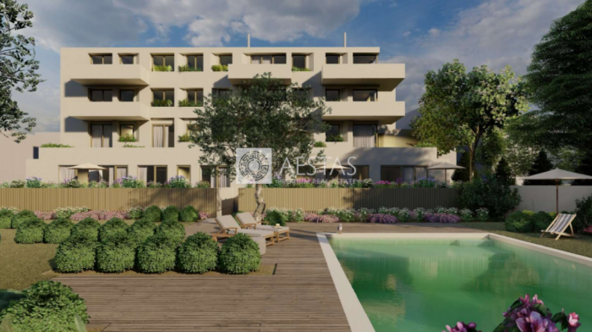 3 bedrooms Apartment in Porto, Portugal No. 4107