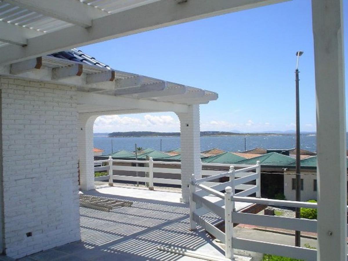 4 bedrooms House in Maldonado, Uruguay No. 7972