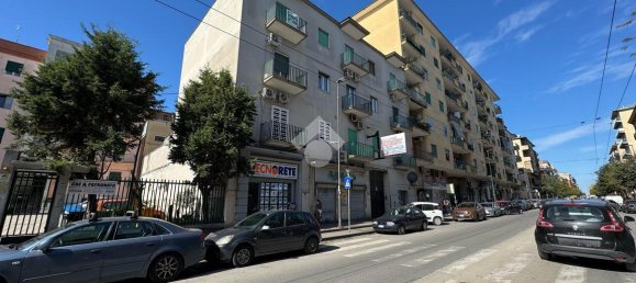 3 rooms Apartment in Naples, Italy No. 75369 26