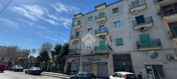 3 rooms Apartment in Naples, Italy No. 75369 27