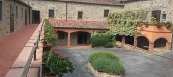 2 bedrooms Apartment in Cortona, Italy No. 138 4