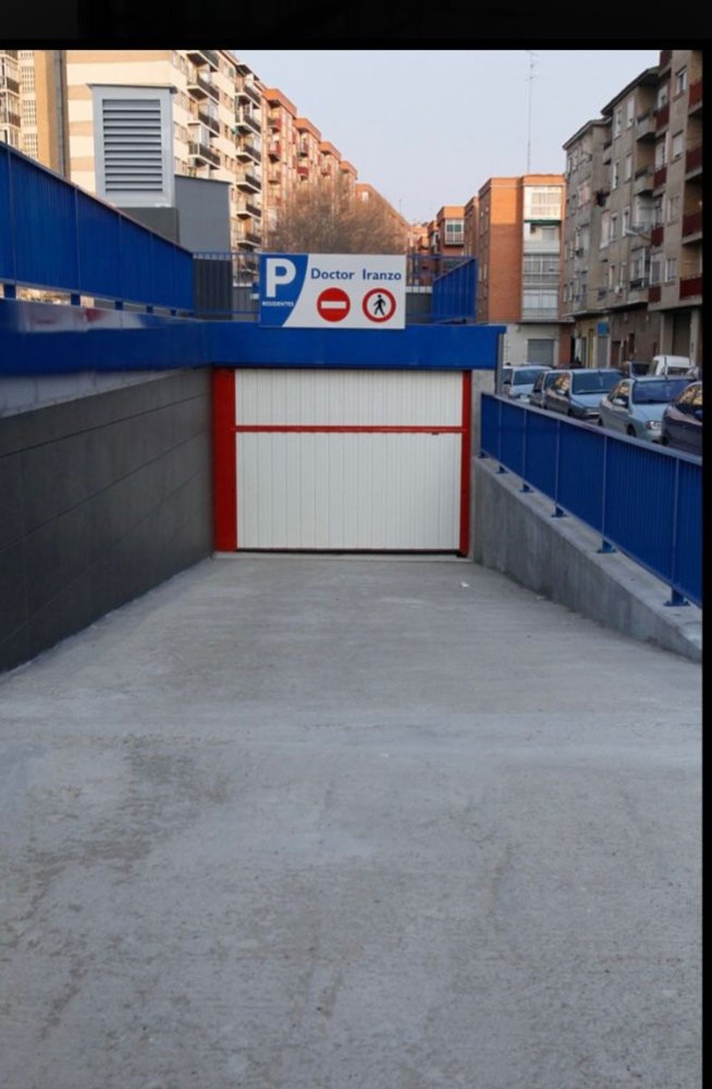 13m² Garage in Zaragoza, Spain No. 160604