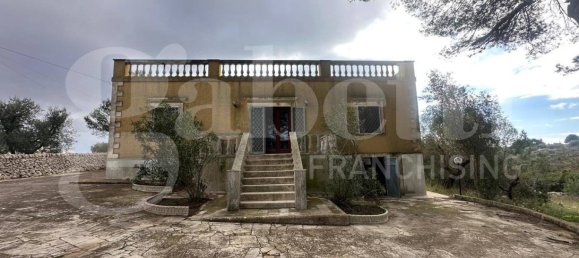 4 bedrooms Villa in Ostuni, Italy No. 29506 2