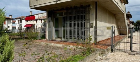 6 rooms House in Villadose, Italy No. 175845 2