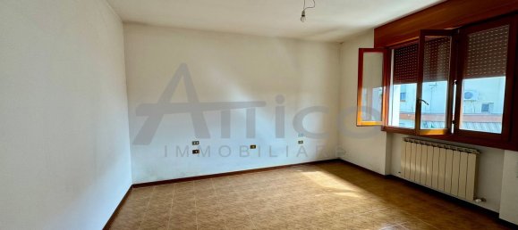6 rooms House in Villadose, Italy No. 175845 11