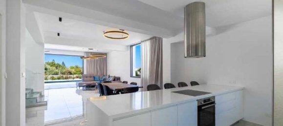 4 bedrooms Villa in Chloraka, Cyprus No. 14735 4