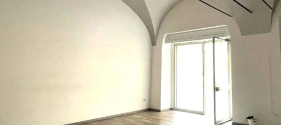 80m² Commercial property in Brescia, Italy No. 269906 3