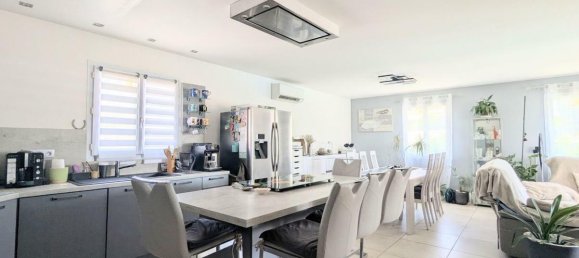 Casa de 4 dormitorios en Saint-Martin-de-Crau, France No. 345940 5