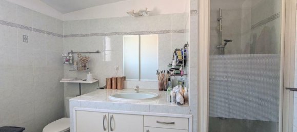 Casa de 4 dormitorios en Saint-Martin-de-Crau, France No. 345940 16