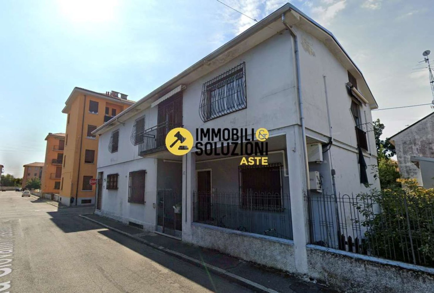 Квартира с 2 комнатами в Виджевано, Италия № 180442