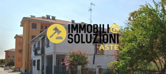 Квартира с 2 комнатами в Виджевано, Италия № 180442 4