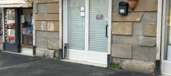 26m² Commercial property in Genoa, Italy No. 42413 2