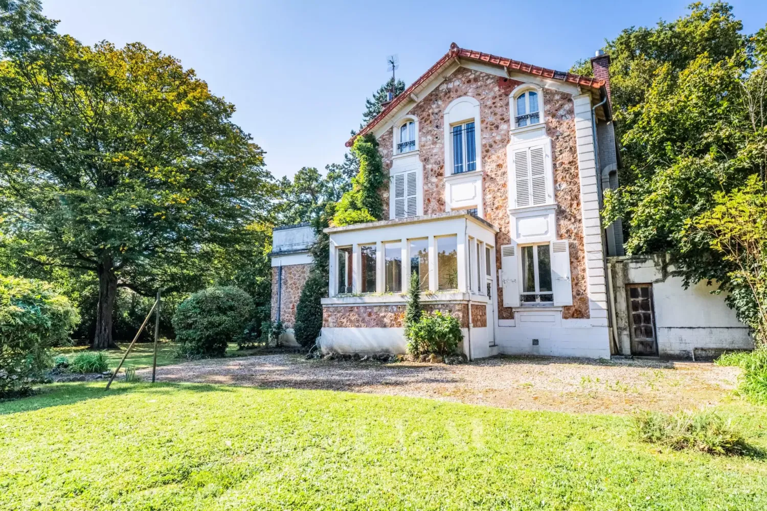 Casa de 5 dormitorios en Vaucresson, France No. 177824