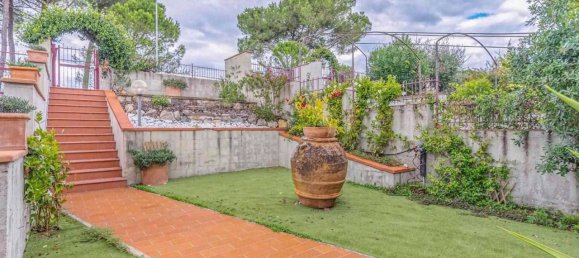 Дом с 6 комнатами в Баньо а Риполи, Италия № 142090 35