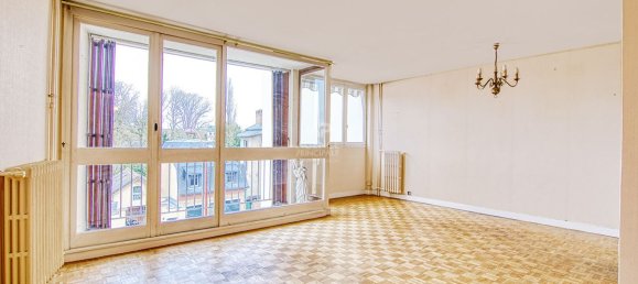 3 bedrooms Apartment in Versailles, France No. 291781 2