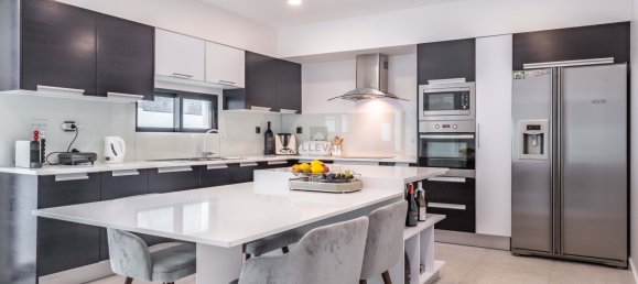 3 bedrooms Villa in Funchal, Portugal No. 132760 18