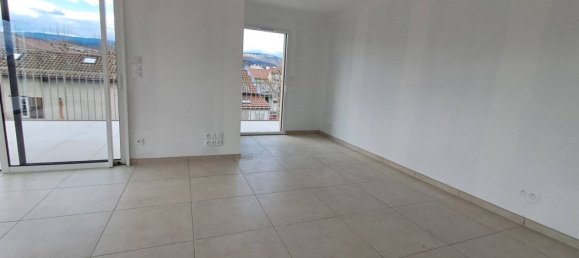 3 Schlafzimmer Wohnung in Montbrison, France, Nr. 361708 6