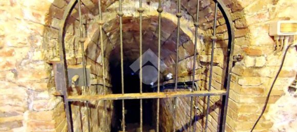 5 bedrooms Apartment in Saludecio, Italy No. 17900 7