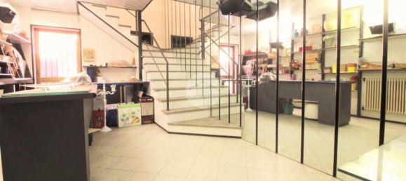 Gewerbliche Immobilie in Brandizzo, Italy 198m², Nr. 160057 3