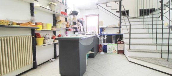 Gewerbliche Immobilie in Brandizzo, Italy 198m², Nr. 160057 33