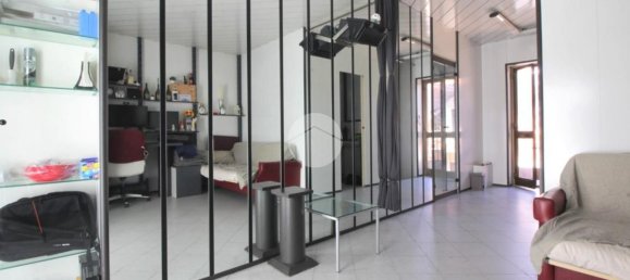 Gewerbliche Immobilie in Brandizzo, Italy 198m², Nr. 160057 6