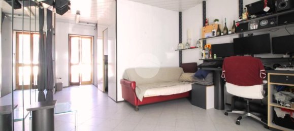 Gewerbliche Immobilie in Brandizzo, Italy 198m², Nr. 160057 7