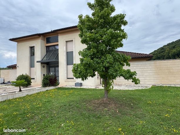 Дом с 10 комнатами в Сен-Дизье, Франция № 304204