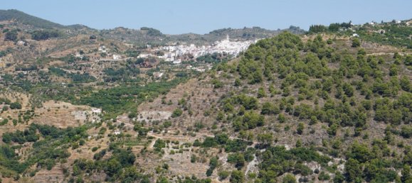 3 bedrooms House in Yunquera, Spain No. 53247 12