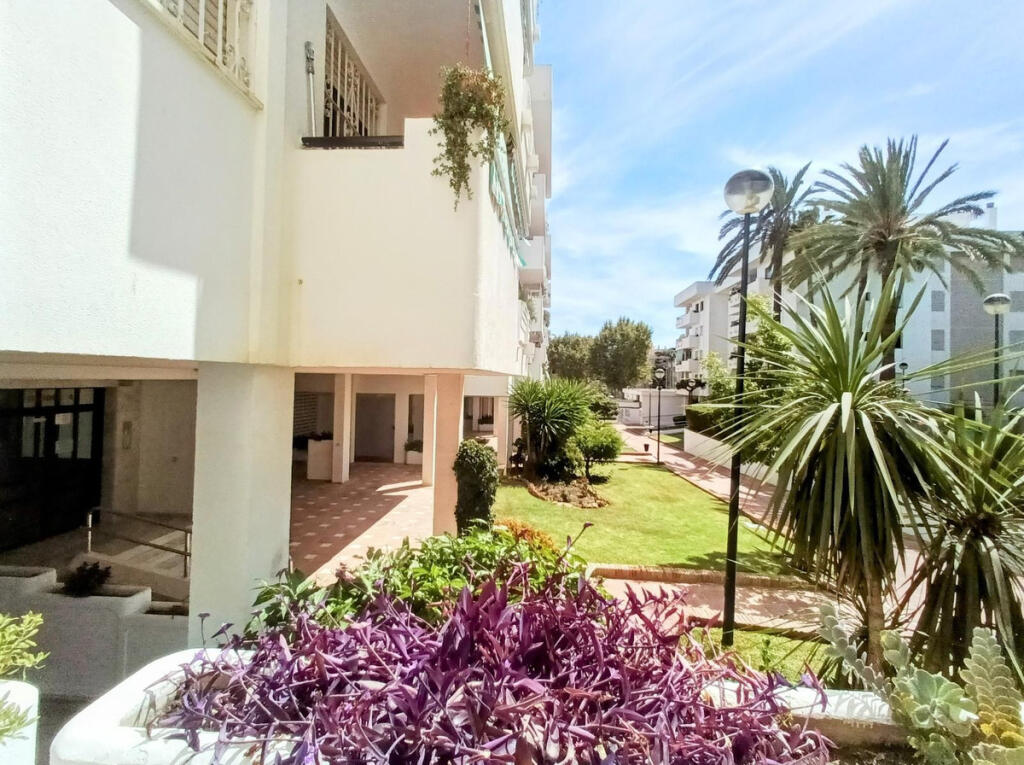 4 bedrooms Apartment in Torremolinos, Spain No. 246125