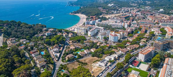 807m² Land in Lloret de Mar, Spain No. 10741 3