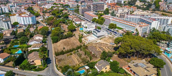 807m² Land in Lloret de Mar, Spain No. 10741 2
