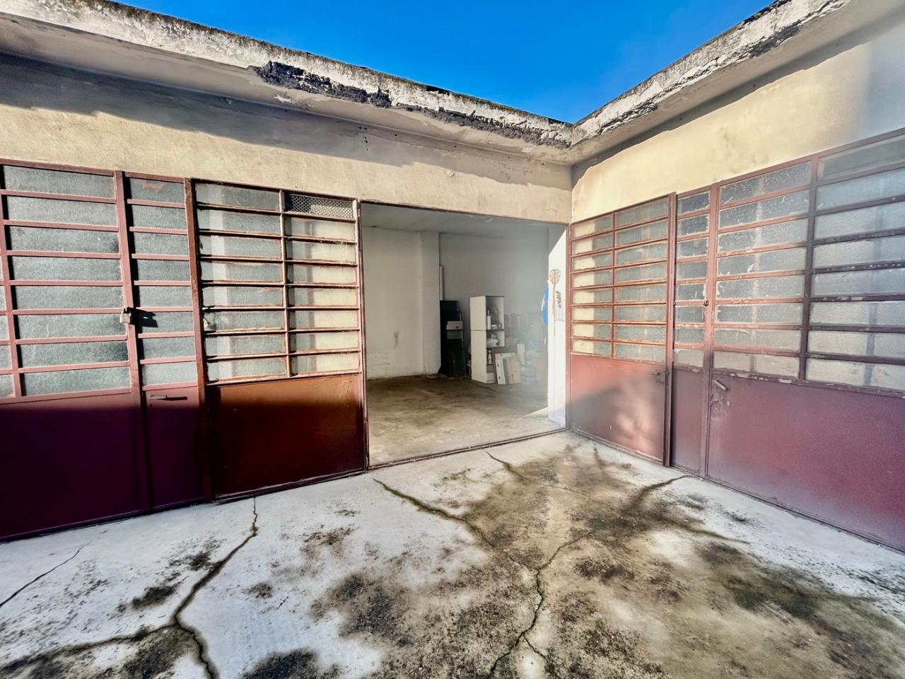  مرآب في Turin, Italy 30متر مربع رقم 41237