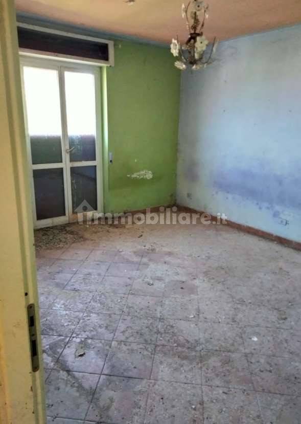 Квартира с 2 спальнями в Традате, Италия № 266054