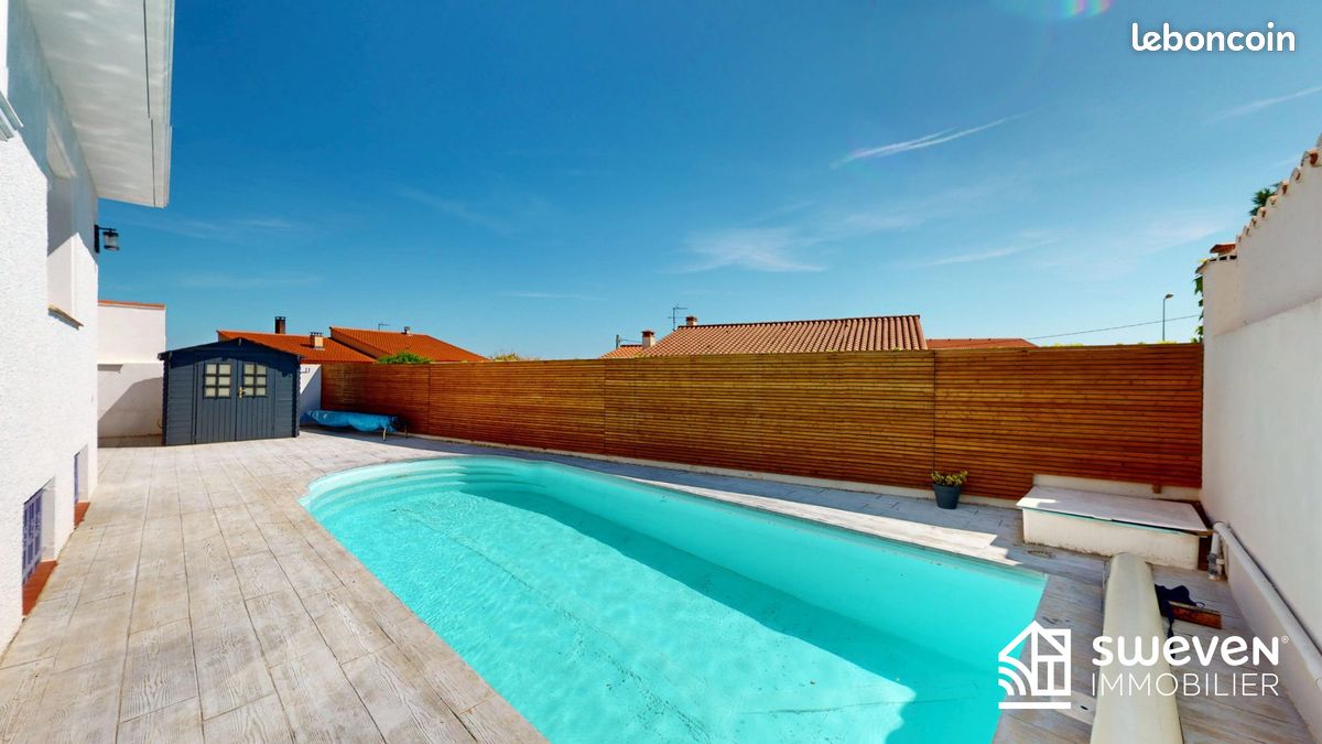 6 bedrooms House in Thuir, France No. 286532