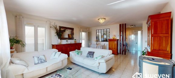 6 bedrooms House in Thuir, France No. 286532 2